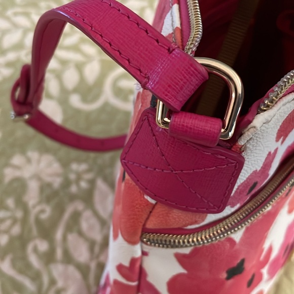 Beautiful Dooney & Bourke Floral Shoulder Bag - Picture 9 of 10